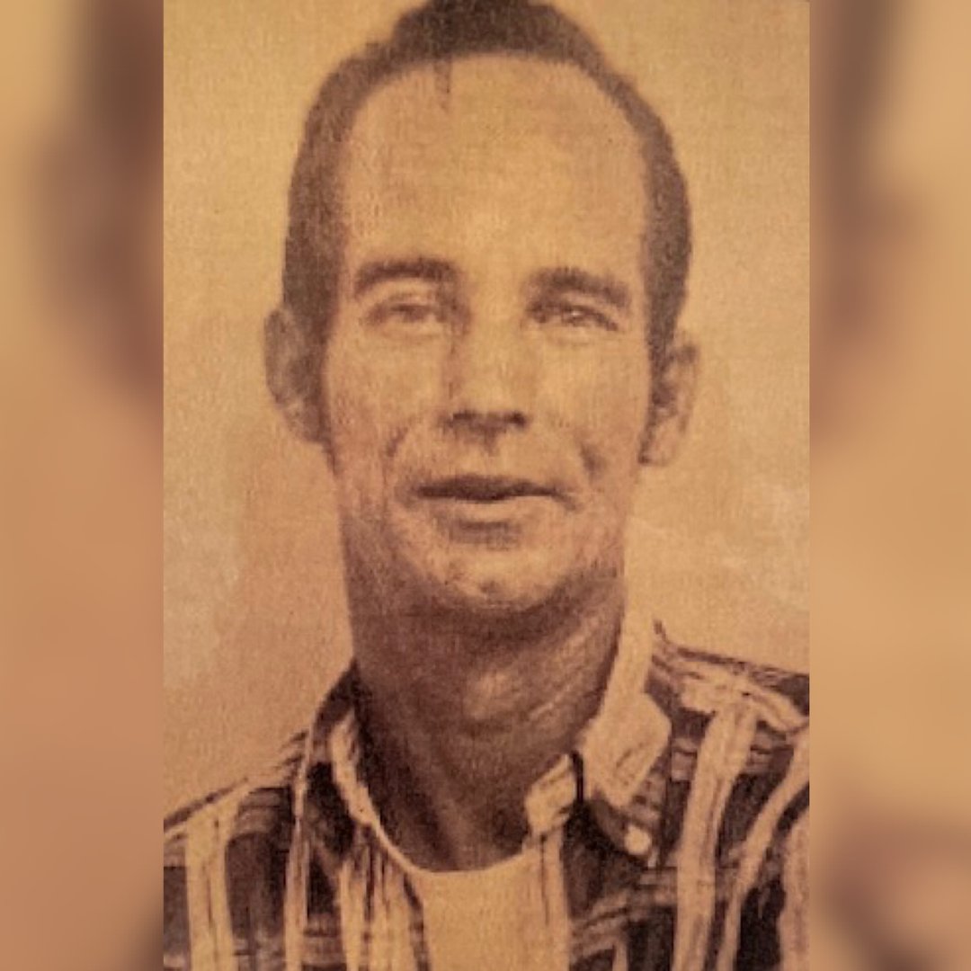 Bobby Ray Jones moved back to FL in the late summer of 1971 to try &amp; reconcile with his wife. Things were turning around &amp; on Sept 29th, he told his “mama” that he didn’t have “an enemy in the world.” But the next morning, he was murdered…
🎧 link.chtbl.com/decksocial