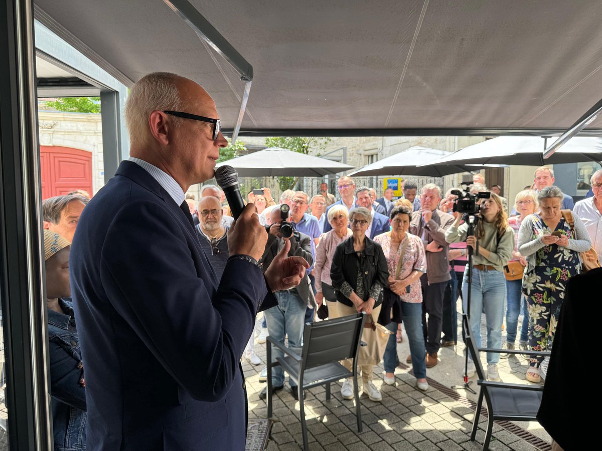 🔵 18 juin, jour historique pour la France. 🇫🇷
⚪️ Nous étions hier avec <a href="/EPhilippe_LH/">Edouard Philippe</a> dans le Grand-Est pour vous convaincre de soutenir les candidats qui veulent protéger notre République : <a href="/b_abba/">Berangere Abba</a>,  <a href="/lise_magnier/">Lise Magnier</a> &amp; <a href="/xavieralbertini/">Xavier Albertini</a>.

Continuons notre mobilisation ! 💪🏻
#Horizons