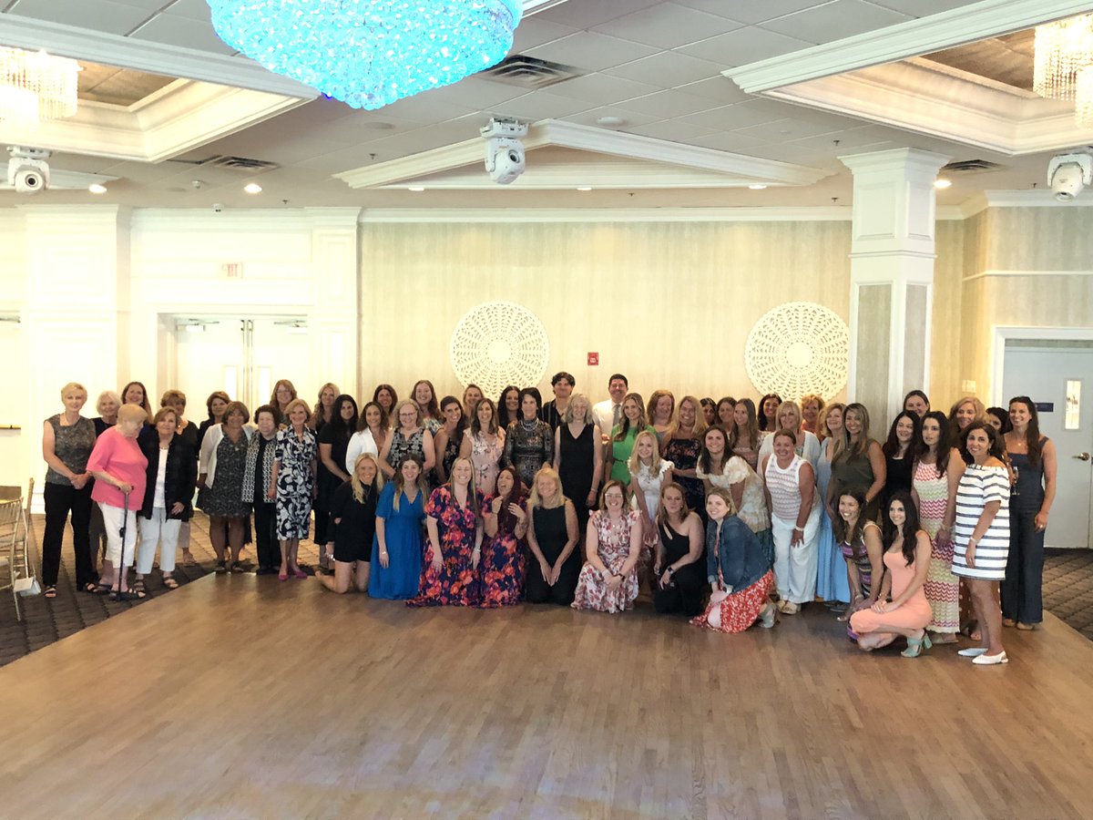 Mrs. Ayres tweet media