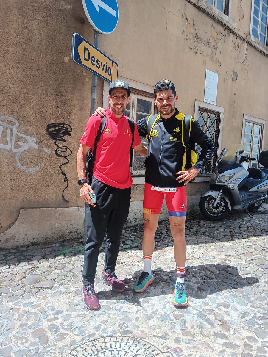 cristofer2206's tweet photo. Estos detalles es lo que tiene estos deportes... Que te puedes cruzar en plena calle con el mejor duatleta del mundo, saludarle y pedirle algún consejo... Gracias @emiduatlon ... https://t.co/H1lhCED4ij
