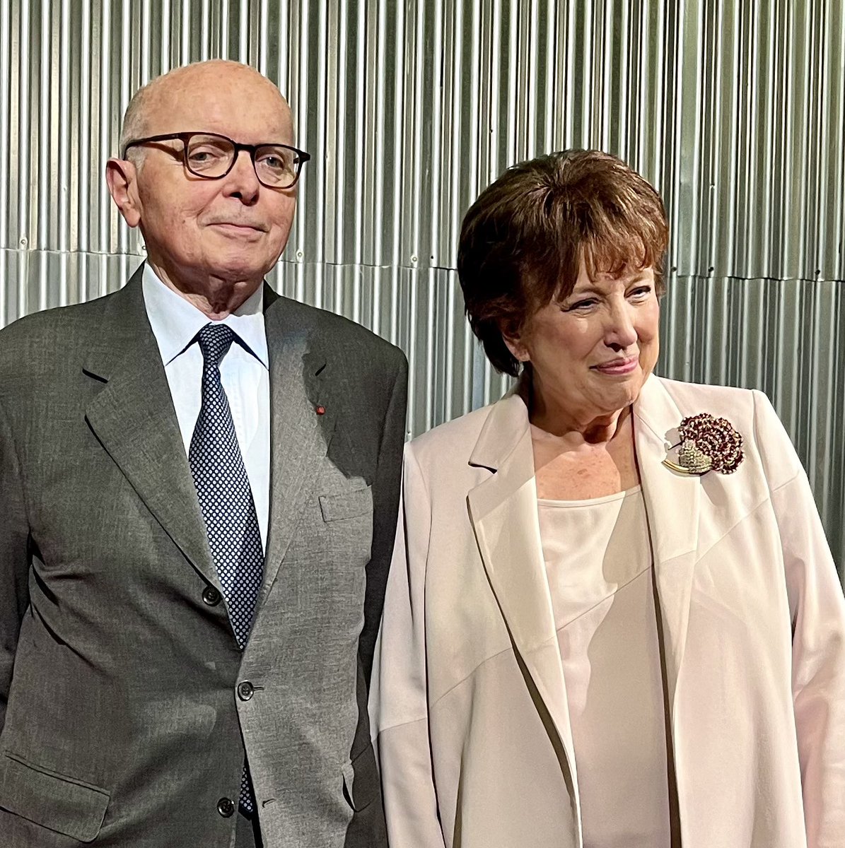 Passation à la <a href="/FEVIS1/">FEVIS</a>  : <a href="/R_Bachelot/">Roselyne Bachelot</a> devient la nouvelle présidente de la fédération suite à 13 ans de présidence de Jacques Toubon !

<a href="/LouisPresset/">LouisP</a>