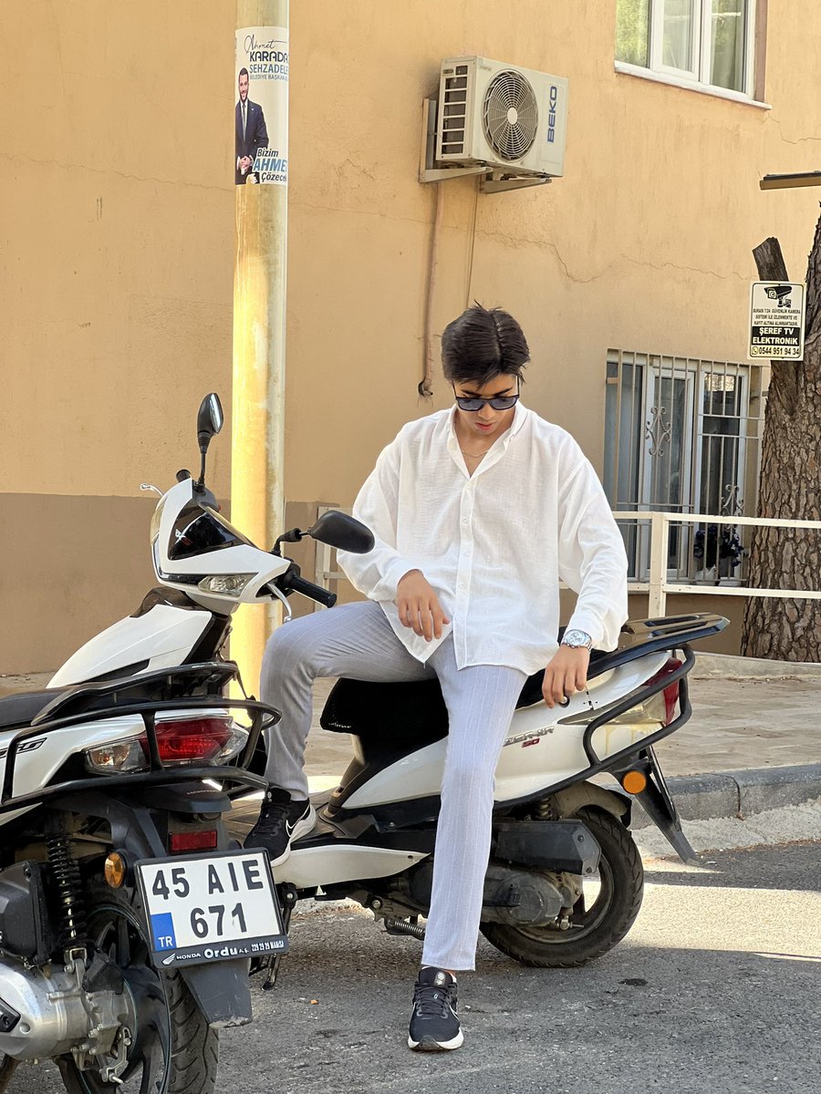 Görmek istemeyen Göze ışık ne yapsın.