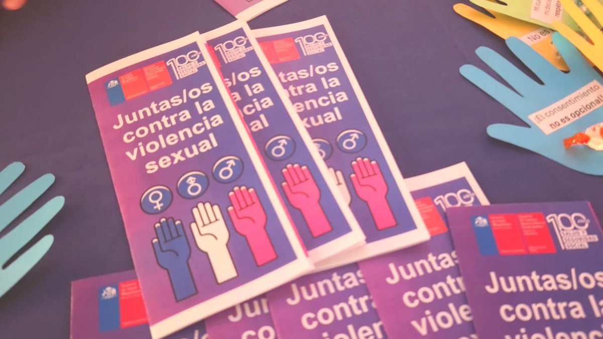 SaludMagallanes's tweet photo. 🔴 En #DíaPrevenciónAbusoSexual con mesa informativa en @HCMagallanes trabajamos por seguir concientizando sobre importancia de prevención en nuestras comunidades; recuerda #GES86 otorga cobertura a personas q han vivido violencia sexual y q consultan antes de 72 hrs en urgencias https://t.co/HHHYFXdkC8