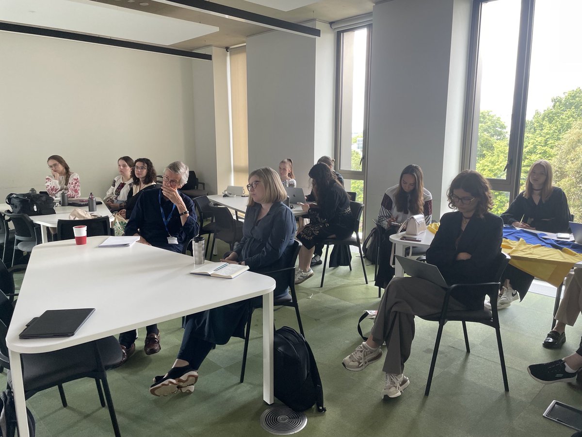 Christoph Mick (@historianwarw) on Twitter photo Second Warwick Summer School with students from <a href="/UCU_University/">UCU</a>. <a href="/Warwick_EHRC/">European History Research Centre</a> workshop on Ukrainian political thought with Dr Ostap Sereda, Dr Tetyana Vodotyka @kse_institute, Professor Mark Philp <a href="/WarwickHistory/">WarwickHistory</a>, Leokadiia Shuhurova and Sofiia Matsiuk Second Warwick Summer School with students from <a href="/UCU_University/">UCU</a>. <a href="/Warwick_EHRC/">European History Research Centre</a> workshop on Ukrainian political thought with Dr Ostap Sereda, Dr Tetyana Vodotyka @kse_institute, Professor Mark Philp <a href="/WarwickHistory/">WarwickHistory</a>, Leokadiia Shuhurova and Sofiia Matsiuk