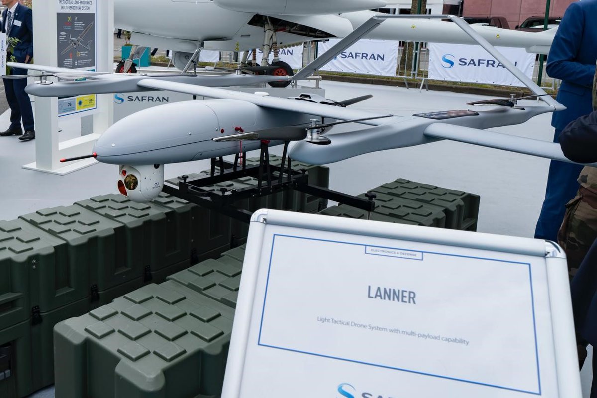 SafranElecDef's tweet image. [Press release] Safran Electronics &amp;amp; Defense and @edge_autonomy proudly present Lanner, a new configuration of the Penguin Vertical Takeoff and Landing (VTOL) Uncrewed Aircraft System (UAS) during the exhibition Eurosatory 2024. Read more : ow.ly/sBJT50SlHBG #Lanner #SDTL