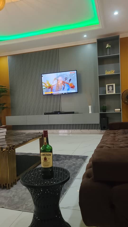 Bom Gee 🔤 tweet media