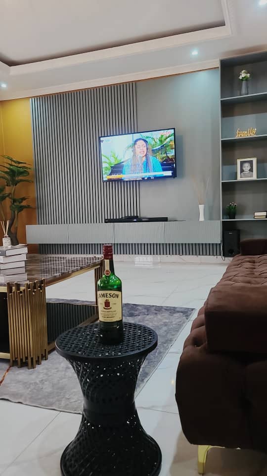 Bom Gee 🔤 tweet media