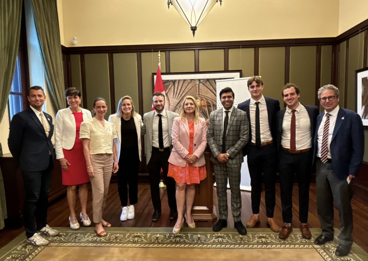 <a href="/pou29/">Marie-Philip Poulin</a> from our National Women’s Team, <a href="/tylermcgregor08/">Tyler McGregor</a> from our National Para Hockey Team &amp; Porter Martone from our National Men’s Under-18 Team exemplify the talent &amp; excellence that Canadians can achieve. It was an honour to meet them &amp; congratulate them on their victories !