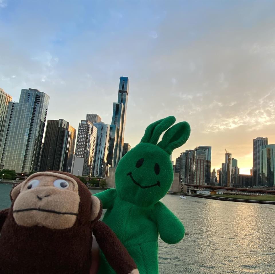 greenietravels's tweet photo. Great night for touring the Chicago River
.
.
.
#chicagosfirstladycruise #architecturetour #sunsetcruise #architecture #beauxarts #modernism #wrigleybuilding #montgomeryward #chicagotribune #wereonaboat #chicagoriver #chicago #GreenieDoesDeepDish https://t.co/YCInjTcdlm