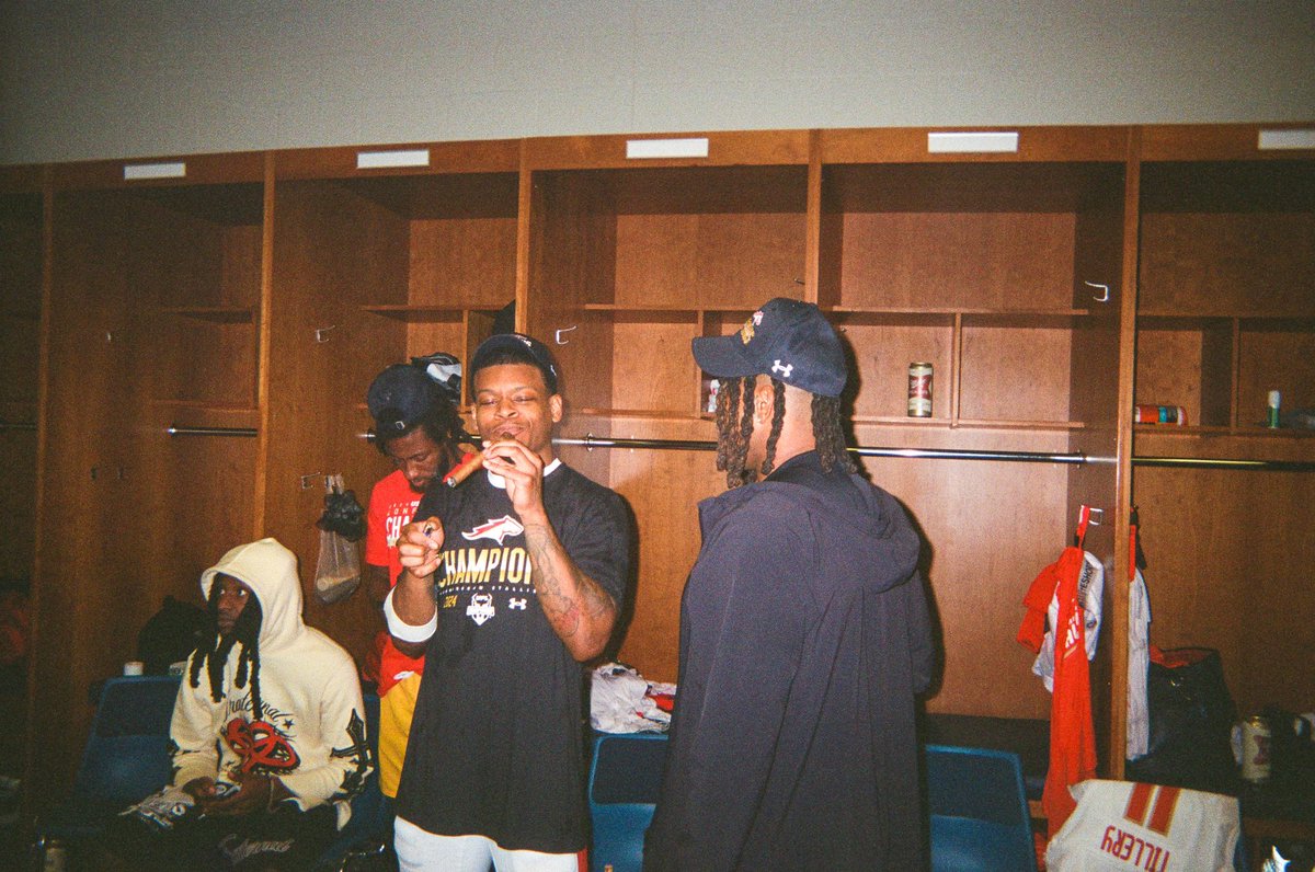 Daniel Isom tweet media