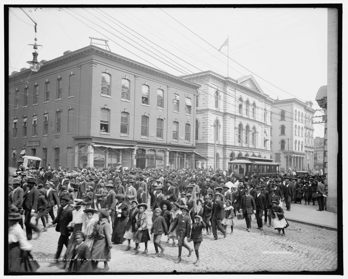 encyclopediaVA's tweet photo. Happy Juneteenth! 🎉 Juneteenth is one of many emancipation days historically celebrated by Black Americans. This picture shows a Richmond Emancipation Day celebrating when Union troops took control of the Confederate capital. https://t.co/cxWR8ELzJ6

#juneteenth #Richmondva https://t.co/aWnxJvFsmb