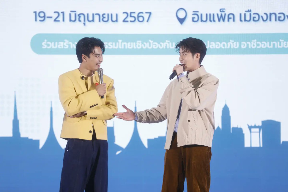 GMMTV's tweet photo. ขอนำภาพบรรยากาศ “โอม ภวัต, เล้ง ธนพล“ จากงาน Thailand Safe@Work #36 งานความปลอดภัยและอาชีวอนามัยแห่งชาติ ครั้งที่ 36 ณ อิมแพ็ค เมืองทองธานี ฮอลล์ 11-12 มาฝากค่ะ

#ThailandSafeAtWork36 #GMMTV 
@ohmpawatt @Lengso_ https://t.co/mjwHBav4v8
