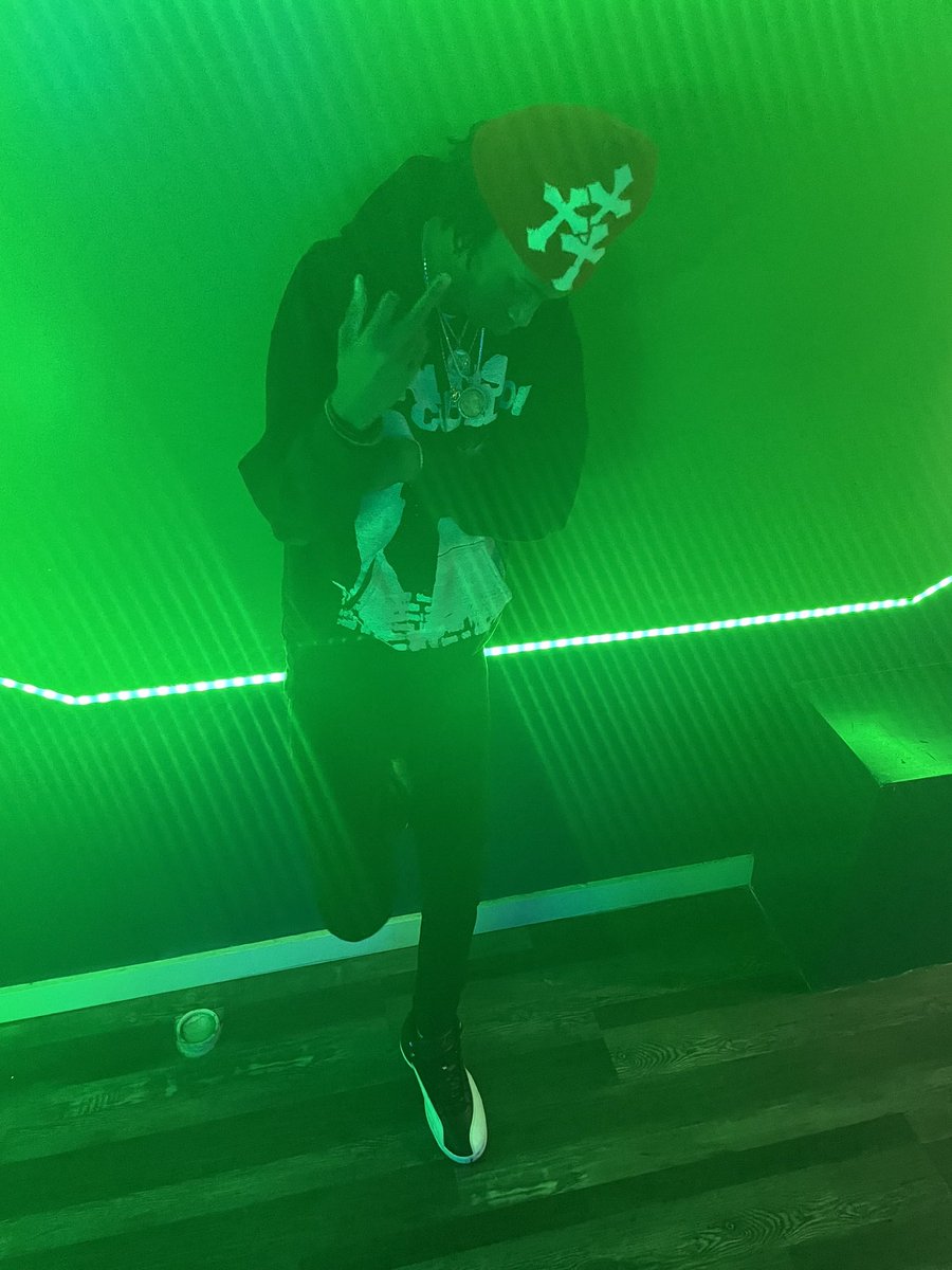 w7ckarchive's tweet photo. Album drop on Friday #Sincerely7ev
๐๐ค https://t.co/ipp0Onb6u9