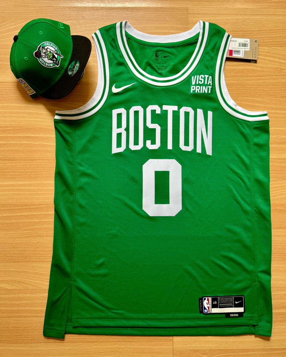 PlanetaNBA's tweet image. 🚨CONCURSO 🎁

☘ ¡Desde la tienda oficial de los Celtics en el TD Garden!  #DifferentHere

1️⃣ Camiseta de Tatum talla L con parche de las Finales + 1️⃣ gorra de la Finales (talla youth)🔥

➡ SIGUE + RT a @PlanetaNBA y @TripDoubleES 

➡ @ un amigo que se llevará la gorra 

✅…