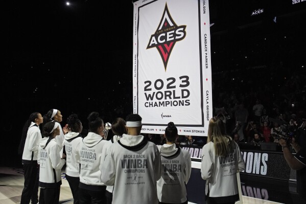 FENERBAHÇE'yi YENMEDEN OLMAZ O İŞ!

WNBA 2023 Şampiyonu Las Vegas Aces salonuna "DÜNYA ŞAMPİYONU" bayrağını astı.

Erkeklerde <a href="/EuroLeague/">EuroLeague</a> yönetiminin başlattığı Panathinaikos'un Boston Celtics'e meydan okuması ile alevlenen gündeme bir diyeceğimiz var!

İKİSİ DE 2 YIL ÜST ÜSTE