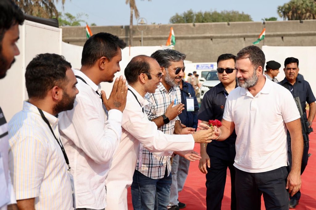 TurakAdnan's tweet photo. Happy Birthday to the Voice of Our Great Country India and a Leader with lots of Respect and a Big Heart @RahulGandhi @priyankagandhi @IYCGujarat @IYC @AICCMedia @SachinAhimsa @SupriyaShrinate @Jairam_Ramesh https://t.co/tsEtZGQCks