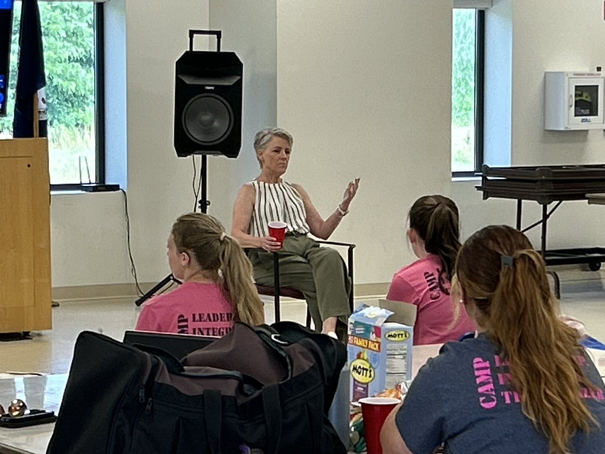 Tobia698's tweet photo. THANK YOU to Deputy US Fire Administrator @NFATonya Hoover for visiting with the 19 young women in #CampLIT (Leadership,Integrity, Trailblazer)! Your words of encouragement & role model career mean everything! #Grateful https://t.co/MOuTCXTMAB