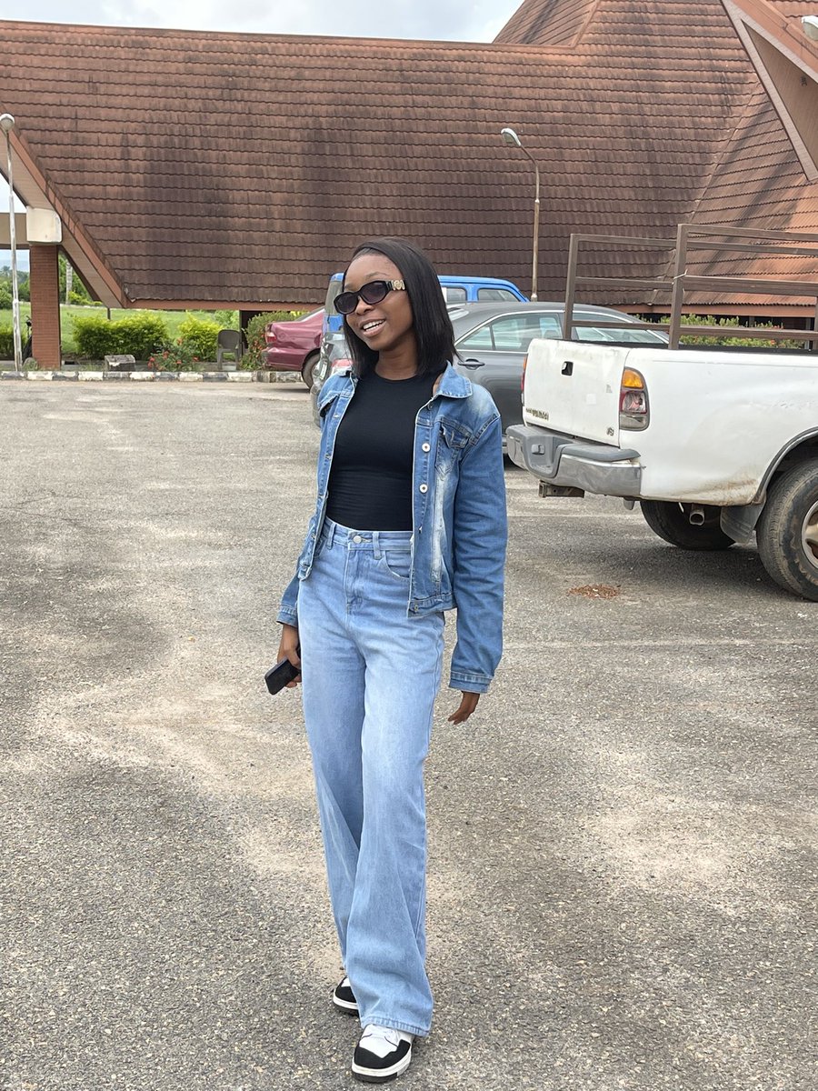 Oyinlade🦋 tweet media