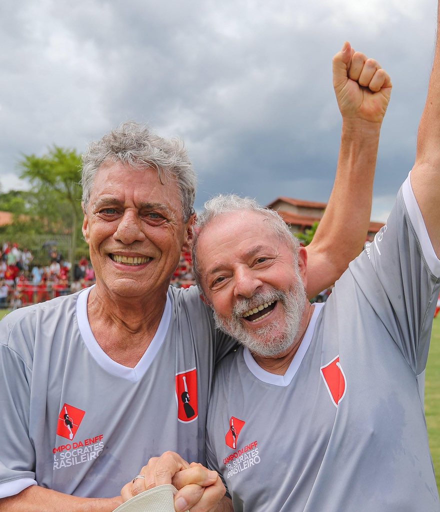 O grande Chico Buarque completa 80 anos de vida hoje. Chico é um dos maiores artistas desse país e nos honra não só com sua arte na música e literatura como também pelo seu amor e defesa do Brasil. Desejo felicidades e muita saúde ao meu caro amigo.

📸 <a href="/ricardostuckert/">Ricardo Stuckert</a>