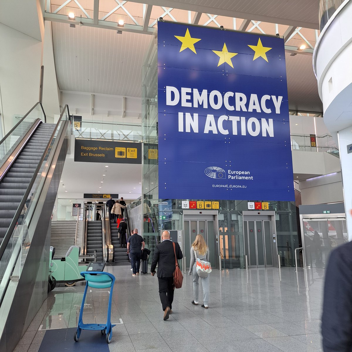 Democracy in action: Finnish delegation of the European Committee of the Regions with Association of Finnish Municipalities are active and progressive players in European Union. <a href="/EU_CoR/">European Committee of the Regions</a>  's plenary session and conversation about better future is going on. <a href="/KLBryssel/">Kuntaliitto Bryssel</a>