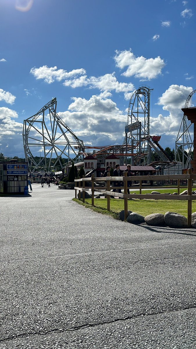 Jari Isohanni (@jariisohanni) on Twitter photo Ilta-ajelut Härmään ja <a href="/Huvivaltio/">Huvivaltio PowerPark</a>, jossain on onnistuttu kun saa nykyisin itse vaan katsella #EiIhanOmaJuttu Ilta-ajelut Härmään ja <a href="/Huvivaltio/">Huvivaltio PowerPark</a>, jossain on onnistuttu kun saa nykyisin itse vaan katsella #EiIhanOmaJuttu