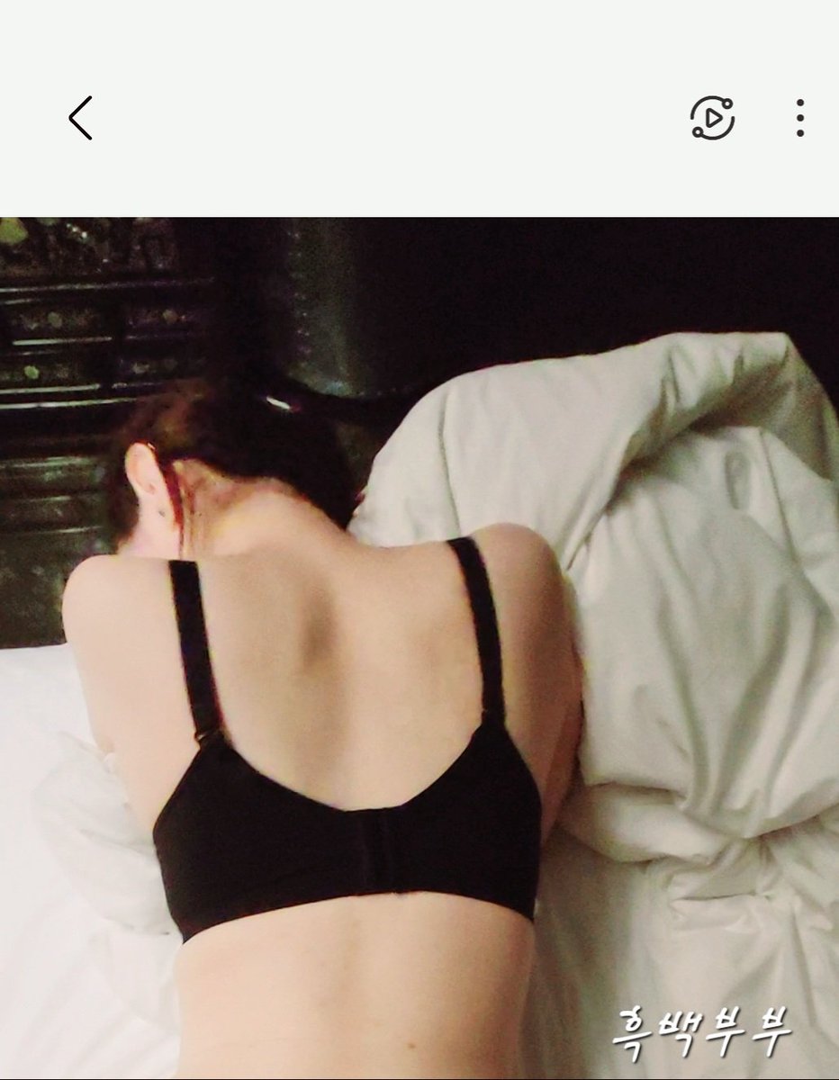 와~~~~~
트친님들 잘지내시나요?
요즘 일..우리 초딩들 때문에 
 바쁘게 살고있네요..
놀고싶어요!?ㅋㅋ