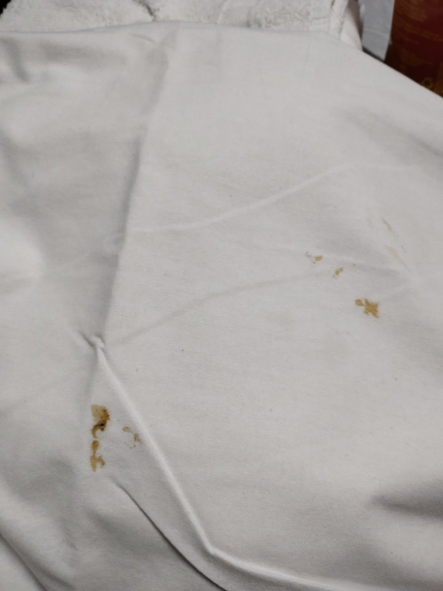 Agnikant3's tweet photo. Dear Railway Minister @AshwiniVaishnaw I am paying charges for clean and good quality of bed rolls but what we are being provided have you ever check it out. I have some snaps for your reference. Really worst experience facing as a railway passenger. Please wake up @RailMinIndia https://t.co/cJPqvTsnva