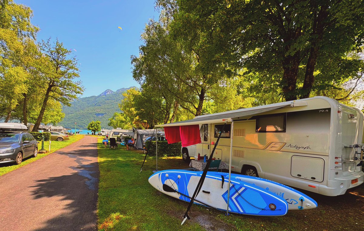 Throw all the gear in the MotorHome, head south for sunshine, find a site with a big lake. Park up, unpack and live the best life! ✅

Lake Annecy in France 🇫🇷 is absolutely beautiful 🤩 
#gobailey <a href="/BaileyofBristol/">Bailey of Bristol</a>