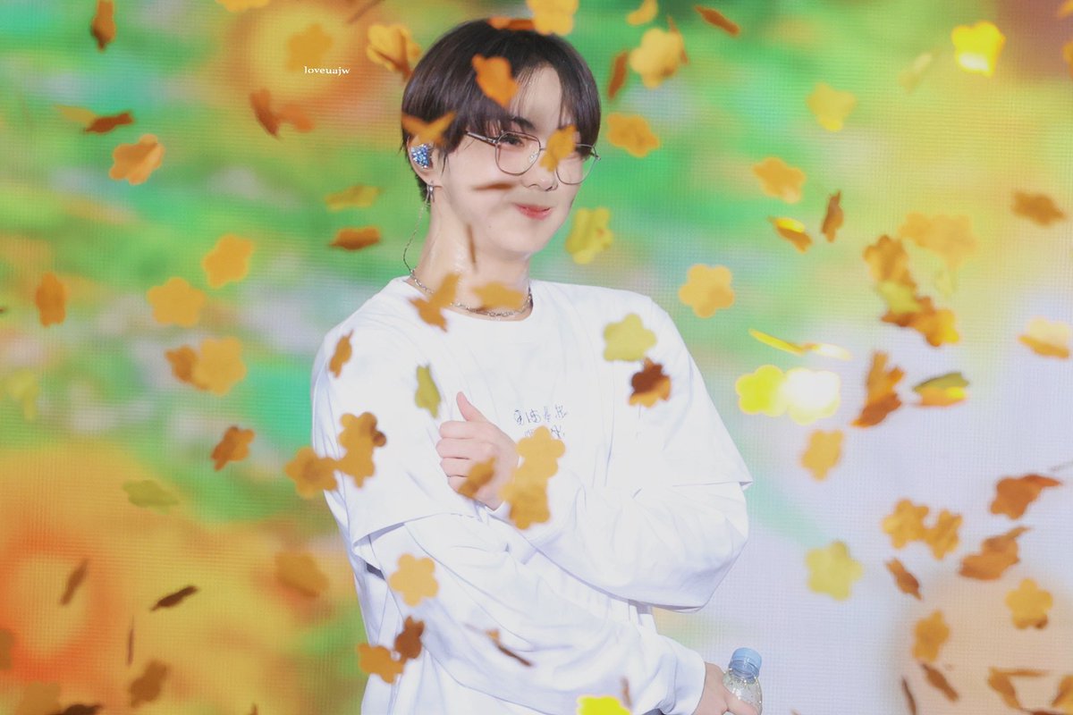 loveuajw tweet media