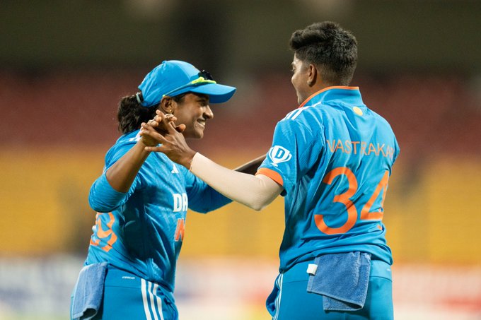  📹 Credits: Twitter/BCCIWomen