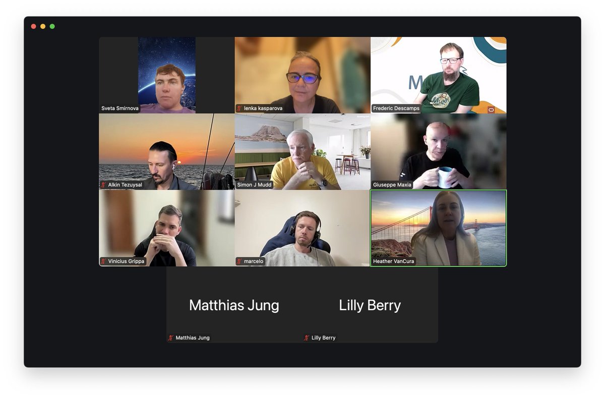 mysql_community's tweet image. 🎈 This Monday we had our usual call with our Oracle ACEs for #MySQL and our #MySQLRockStars. Thank you for your active participation and we are already working on the points we discussed/covered!