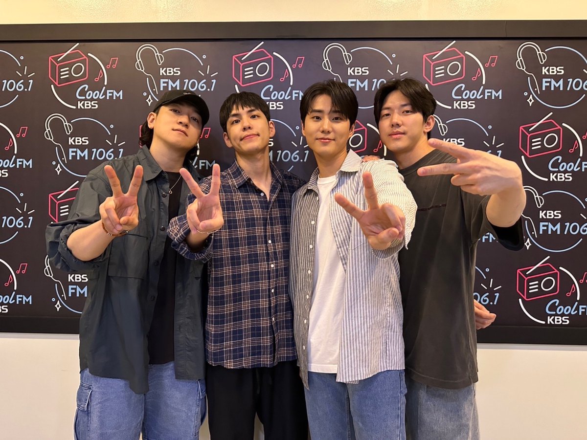 DAY6 tweet media