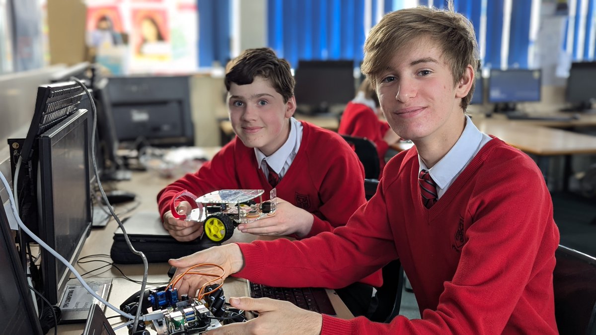 TPS_Computing's tweet image. TPS Code Club continues into the summer months! Year 7 and 9 students are applying their theoretical knowledge to physical computing projects and having a blast at the same time! #YourPrioryJourney