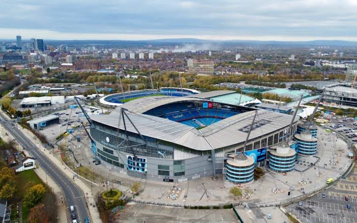 O #ManCity comprou uma avenida perto do Etihad Stadium, em Manchester. 🛣️

O clube fará do local uma área dedicada ao turismo esportivo, com hotéis, lojas e mais - uma cidade dedicada ao time, disse Elano em entrevista ao <a href="/CharlaPodcast/">Charla Podcast</a>. 👀