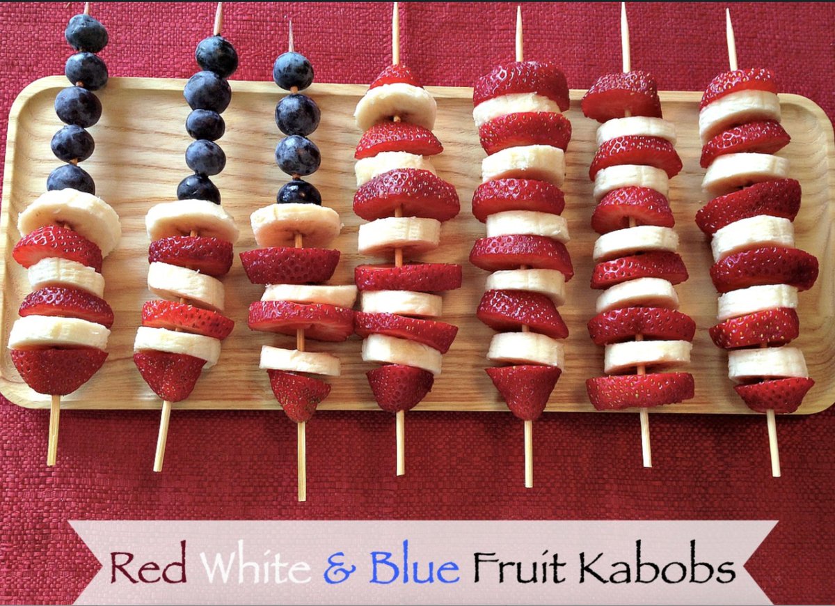Red White Blue Fruit Kabobs - perfect for the 4th of July! Easy summer picnic item.
crunchybeachmama.com/red-white-blue…