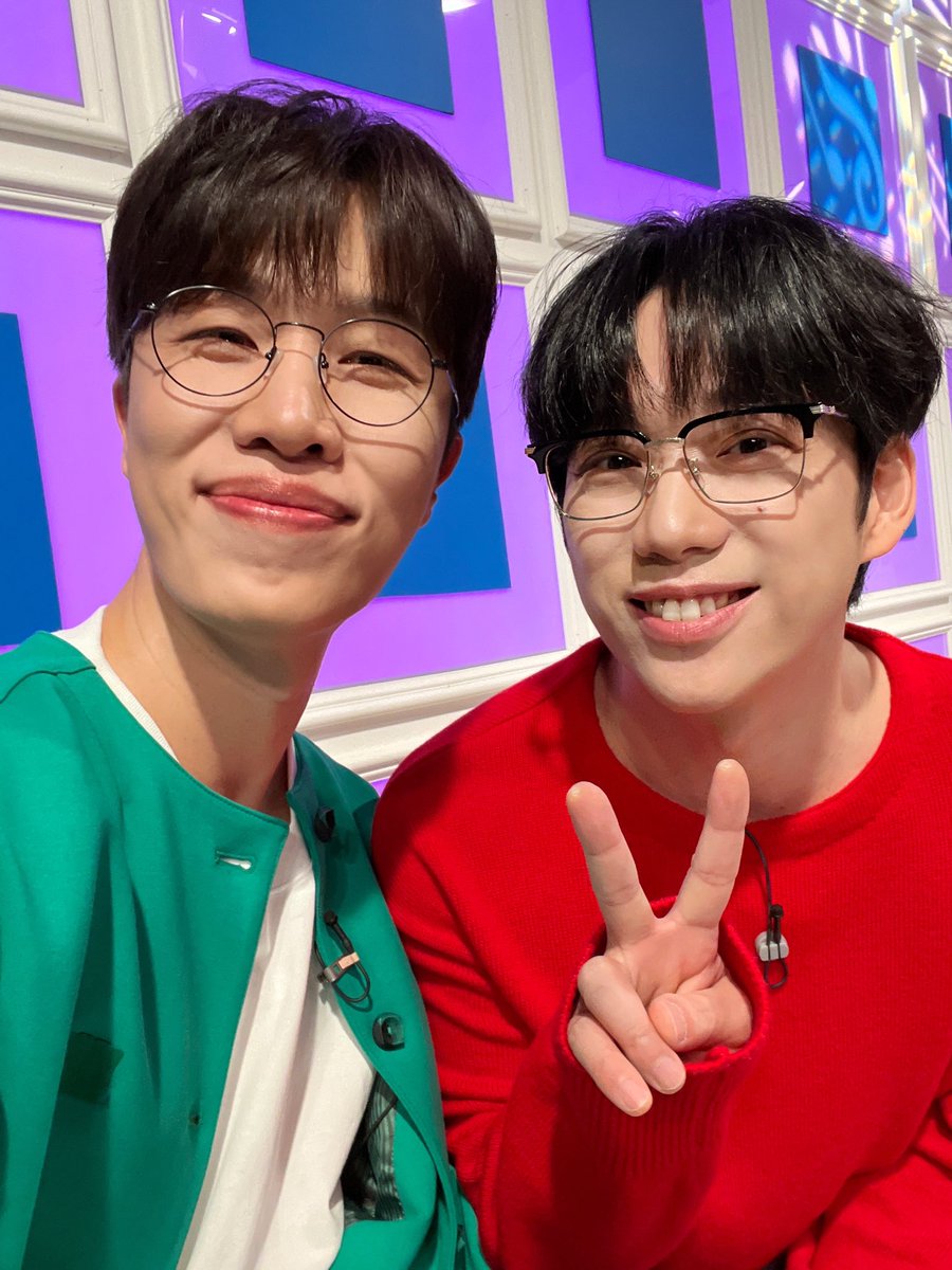 안경좌🤓 조합으로 오늘 소라너의 웃음을 책임진
라디오스타 영배 재밌게 보셨나요?

깔깔 웃음을 유발하는 토크부터
십란 조합의 그라데이션🎤까지!

앞으로도 인디밴드 4세대,
라디오계의 유재석 영배의
예능 대활약은 계속됩니다!🎵