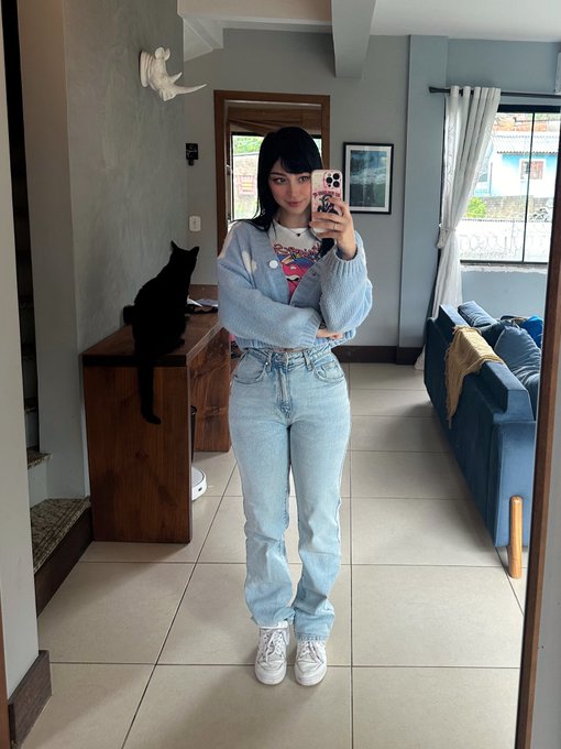 Meow https://t.co/cZ0IG6QRfK