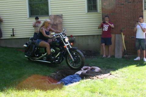 TheHumanFloor's tweet photo. Summer BBQ Run Over
at the BBQ, in Auburn, MA.
June 19, 2011 https://t.co/i4cIvN9TcB