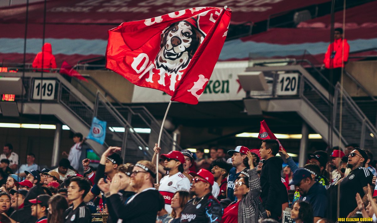 JoseGudino's tweet photo. 18,379 fans attended Soldier Field to enjoy Star Wars Night during the match between Chicago Fire and New England Revolution
#cf97 #vamosfire #sl12 #CHIATL #soldierfield #MLS #MLSSeasonPass #soccer #futbol #sportsphotographer #sportsphotography #sportsshooter #instasport #chi_shooters #chicagophotographer #sport #deporte #chicago #chicagoland #chitown #canon #canon1dx #canonphotography #canonphoto