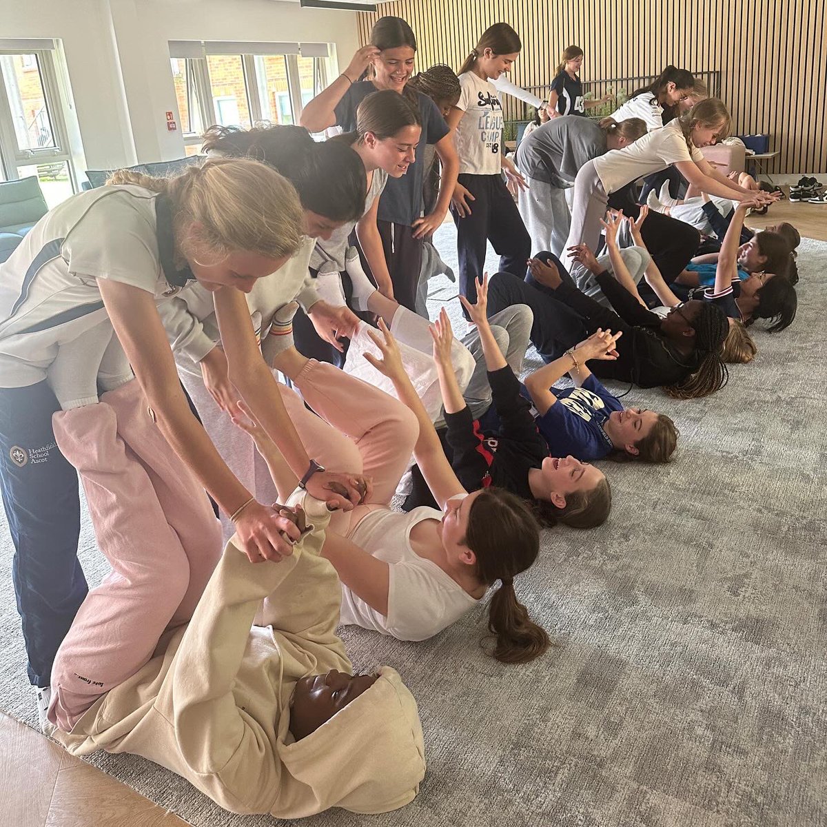 HeathfieldAscot's tweet image. Our Form I and II students were involved in a ‘Scary Little Girls’ workshop yesterday, where they learnt about physical development and trusting in each other. They had brilliant fun and managed to work together effectively! 

#125heathfield #iloveboarding #heathfield