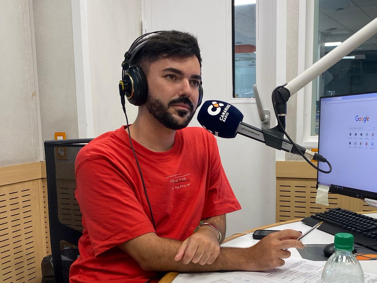 laradiocanaria's tweet photo. ⭕️#Directo

Entrevista a @DulceXerach, abogada, doctora en arquitectura, escritora de novela negra y expolítica, en #LaMerienda ☕️ de @TardeTempranoCR.

Sintoniza #CanariasRadio. También en la web 📡https://t.co/slYSldLuyo https://t.co/6Vzt4NUf1C