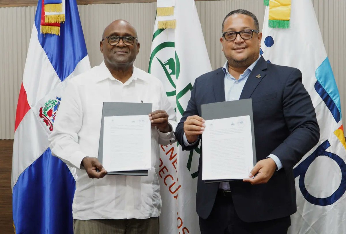 InapRD's tweet photo. El #INAP y la Dirección General de Riesgos Agropecuarios firman acuerdo interinstitucional con el objetivo de fortalecer las competencias de los servidores públicos de la #DIGERA en virtud de las funciones que realizan.
#INAPMeCapacita
#DIGERA https://t.co/lvRdDuLVdb