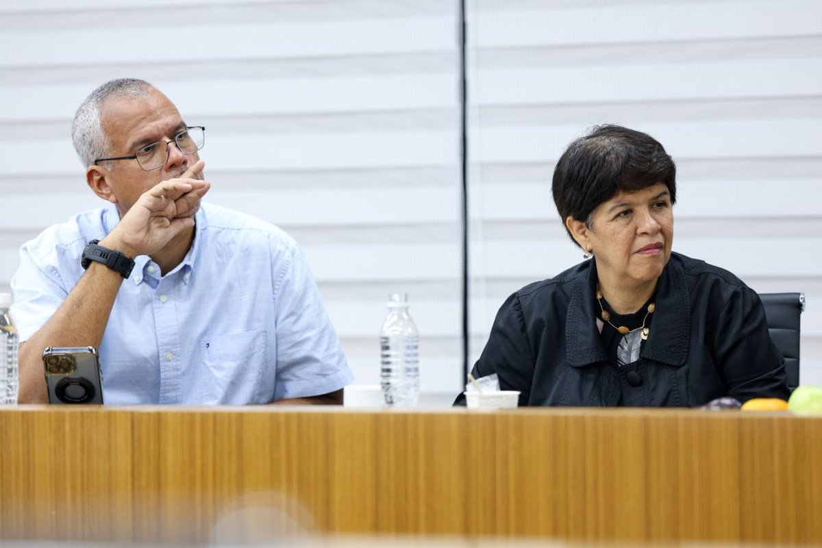 En compañía del hermano Gobernador Miguel Rodríguez nos encontramos atendiendo las orientaciones del Presidente <a href="/NicolasMaduro/">Nicolás Maduro</a> para la creación   Centro de Investigaciones Científicas para la Medicina Tradicional y Ancestral en Amazonas.

El Presidente expresó durante su visita