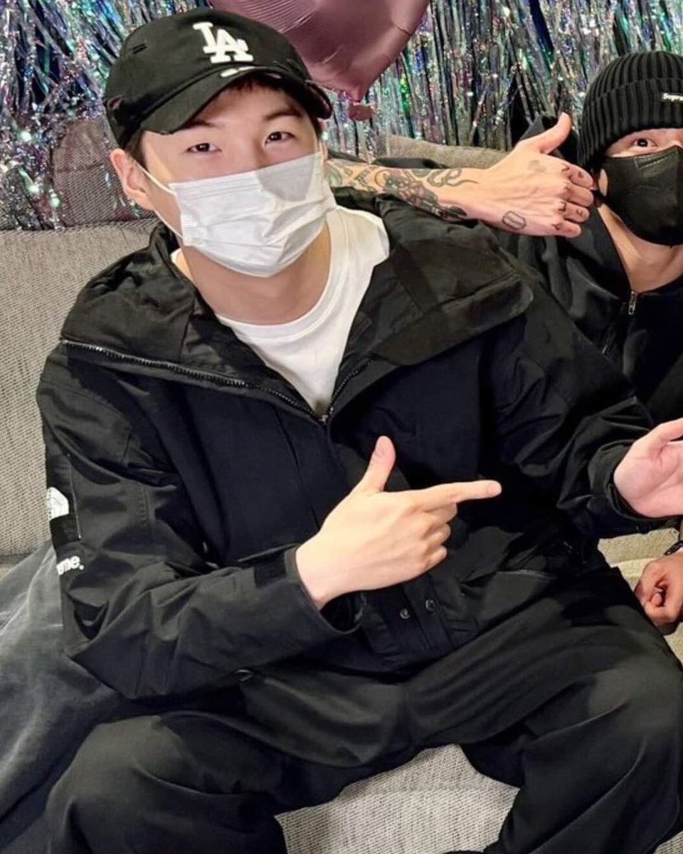 I vote #Suga to the #BestSinger2024
thetopfamous.com/liam-payne-vs-…