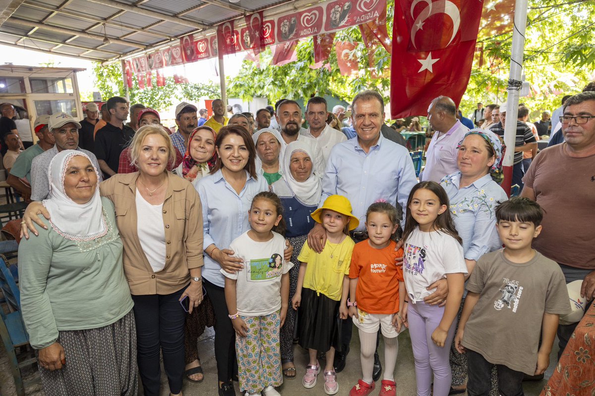 GulcanKis's tweet photo. 📌Mersin Büyükşehir Belediye Başkanımız Vahap Seçer, CHP Mezitli İlçe Başkanımız Ulaş Yılmaz, Belediye Meclis Üyelerimiz ve Örgütümüz ile birlikte #Mezitli ilçemizin, #Kuzucubelen, #Akarca, #Fındıkpınarı, #Sarılar ve #Tepeköy mahallelerinde esnafımız ve vatandaşlarımız ile bayramlaştık…💐
@herkesicinCHP @SecerVahap @avkulasyilmaz @chpmezitli1 #Mersin #Mezitli #KurbanBayramı