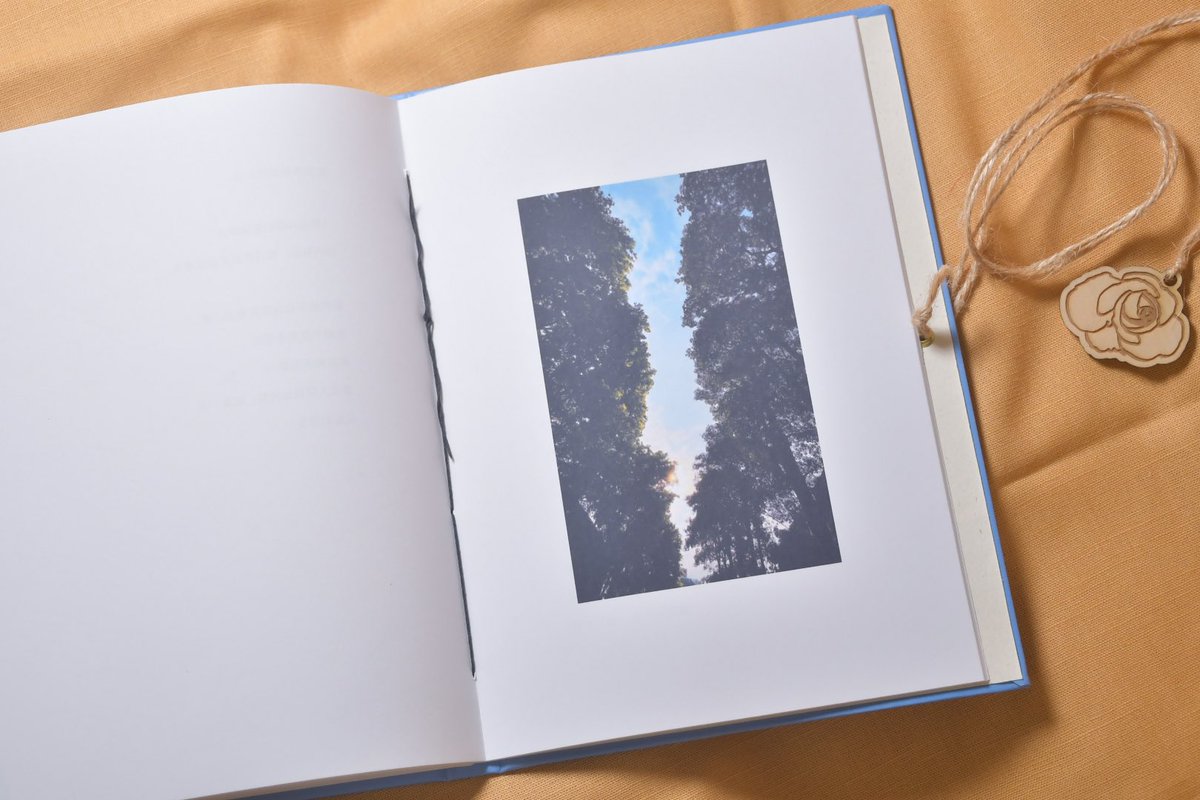 照片背後有什麼故事呢？
客製化手工書訂製，總是有很多故事可以聽☺️

#手製本 #故事 #story #photo #book