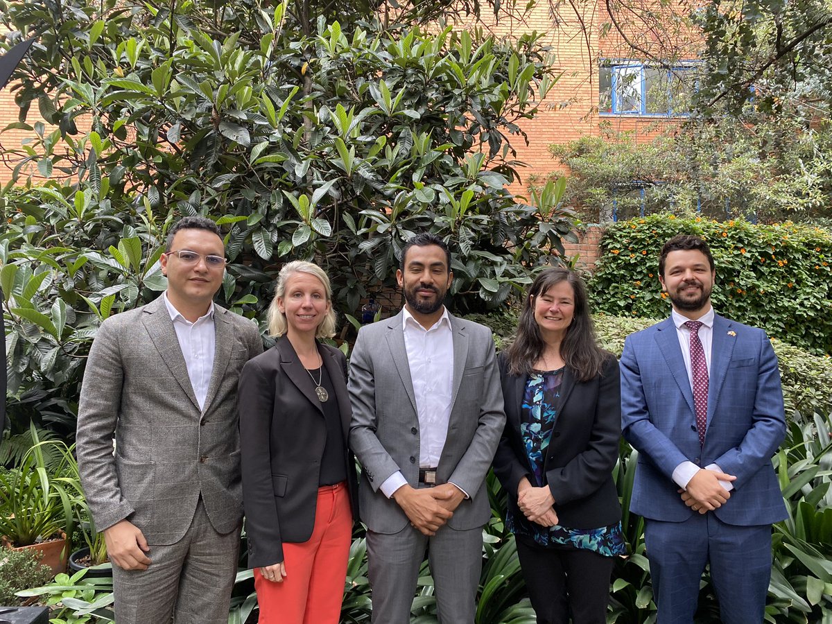 Franklin Castañeda Villacob (@franklincastav) on Twitter photo Ayer conversé con <a href="/CanadayColombia/">Canadá en Colombia</a> sobre la agenda de DDHH del gobierno y las posibles articulaciones con la comunidad internacional para los retos que tenemos en la segunda mitad del mandato.
¡Agradezco por su interés en nuestras apuestas!
#ElCambioPorTusDerechos Ayer conversé con <a href="/CanadayColombia/">Canadá en Colombia</a> sobre la agenda de DDHH del gobierno y las posibles articulaciones con la comunidad internacional para los retos que tenemos en la segunda mitad del mandato.
¡Agradezco por su interés en nuestras apuestas!
#ElCambioPorTusDerechos