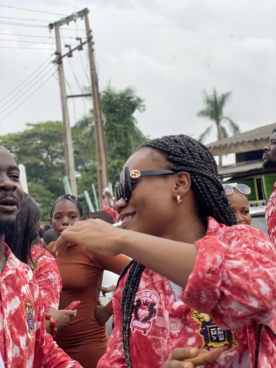 __wuraaa's tweet photo. At Ojude Oba festival. A proud Kuku’s child ❤️🥰❤️
#ojudeoba #ijebuode #ojude
@PoojaMedia https://t.co/wm6aXIJFfk