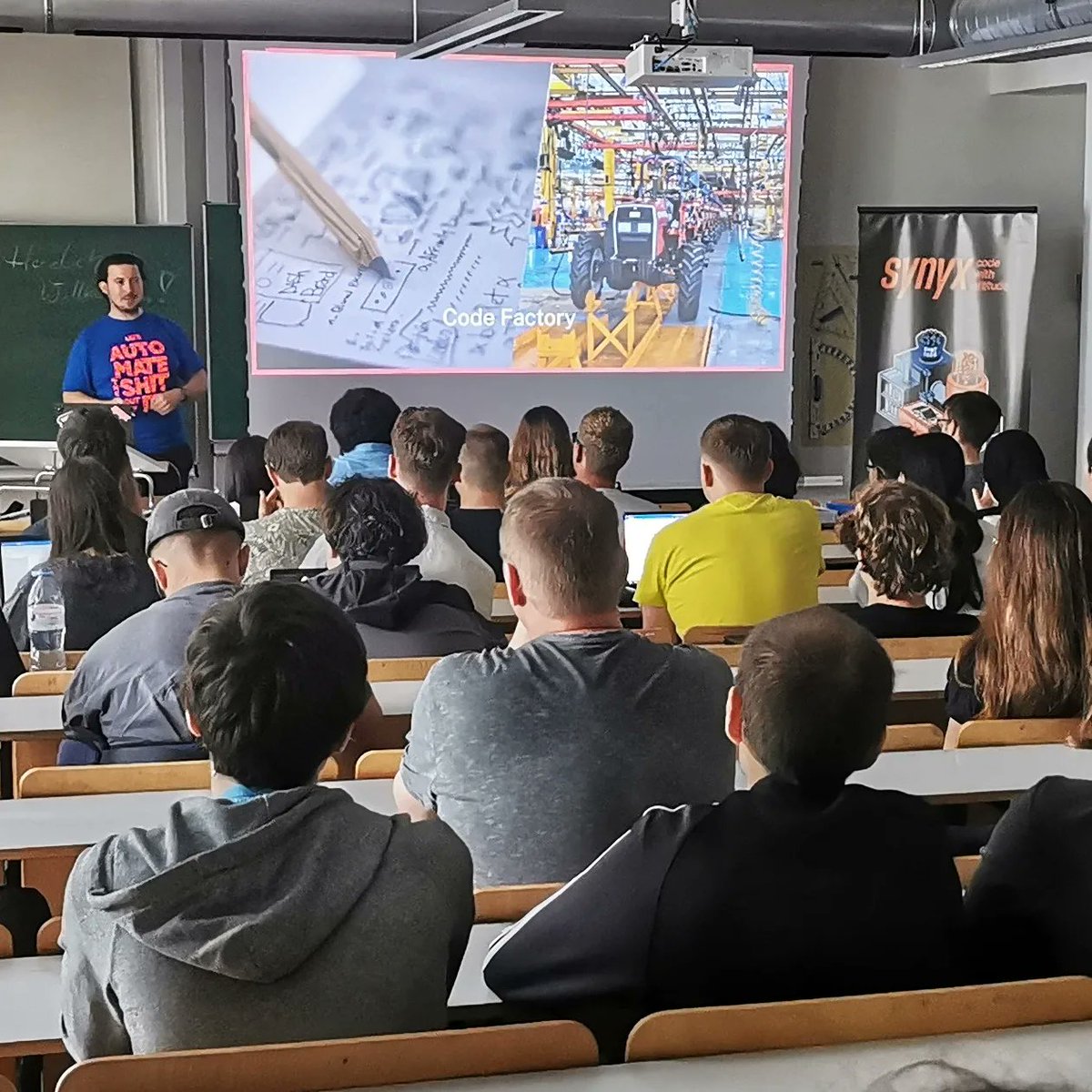 SvenKlaus's tweet image. Wie jetzt? 😳 Überstunden beschleunigen ein #Softwareprojekt gar nicht? Der Vortrag der #synyx GmbH, Karlsruhe an der #HochschuleMannheim räumte mit echt vielen Mythen und Lügen im #SoftwareEngineering gründlich auf, vielen Dank dafür! #hma #informatik