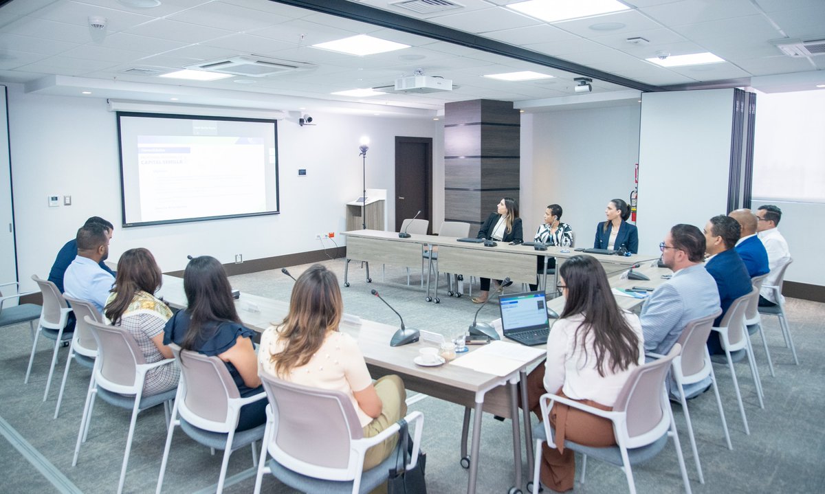 BCIE_Org's tweet photo. #RepúblicaDominicana | El Programa Regional de Capital Semilla 🌱 de la #IniciativaDINAMICA suma a la @UCEUniversidad y el @intecrd como aliados para el acompañamiento de emprendimientos y mipymes que deseen postular al Programa. 

Más información 👉 https://t.co/CkaQYgDM1n https://t.co/QHXtjQlBa0